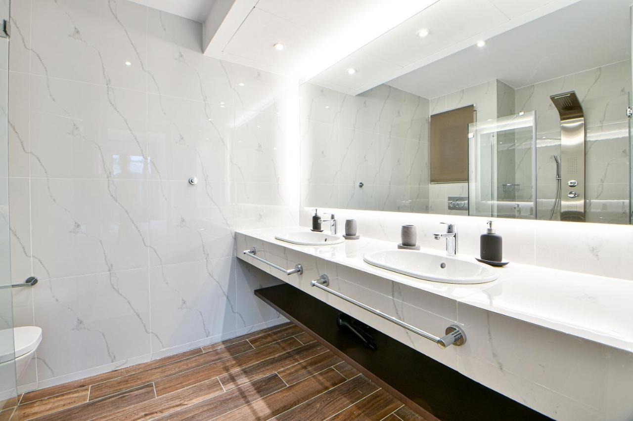 Boutique40 Luxury Apartment Атина Екстериор снимка